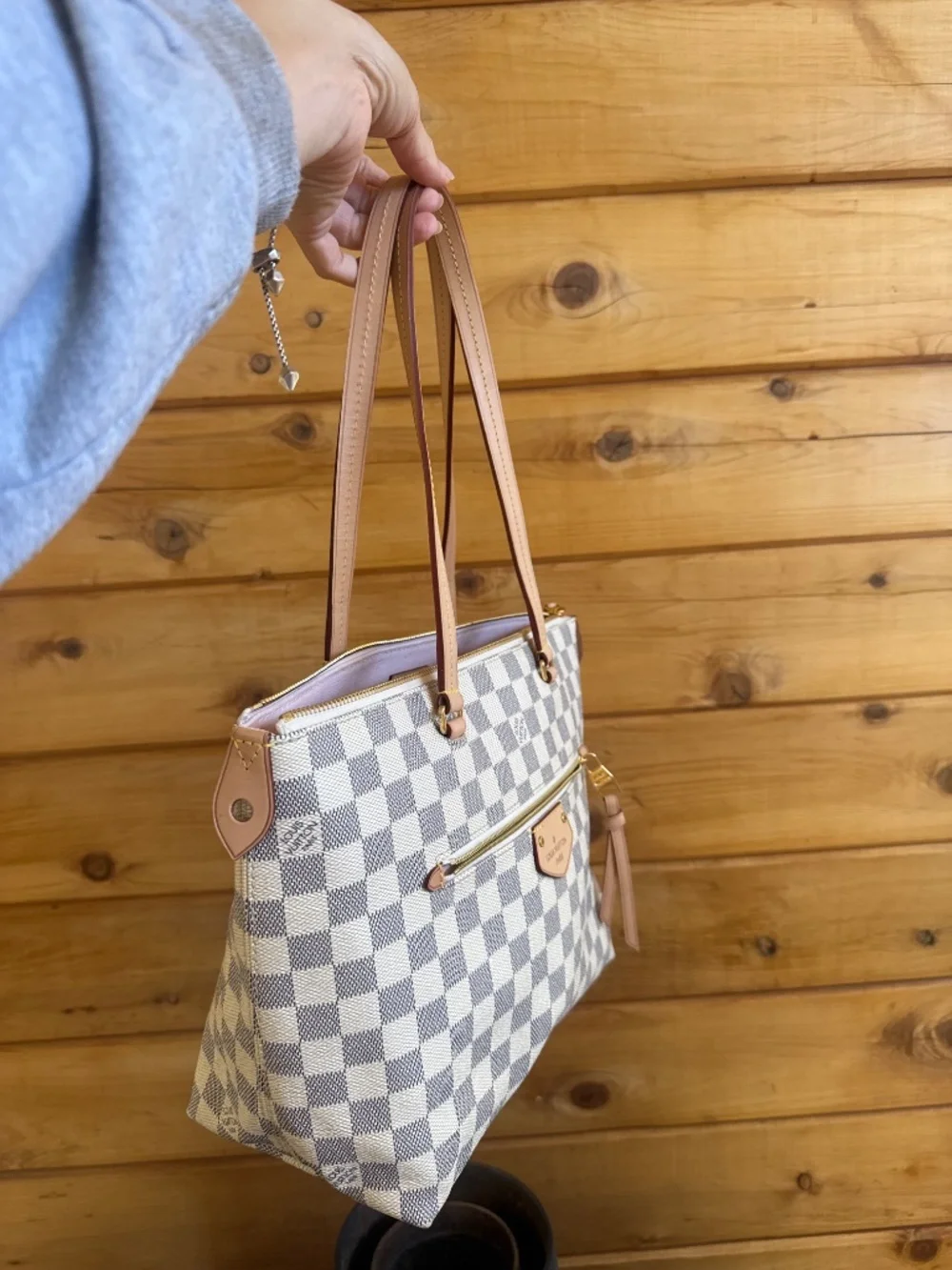 Never worn Authentic Damier Azur Lena PM Louis Vuitton